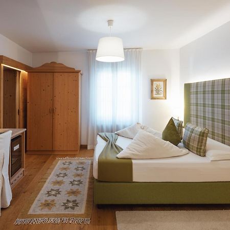 Hotel Garnì Laurino Cavalese Esterno foto