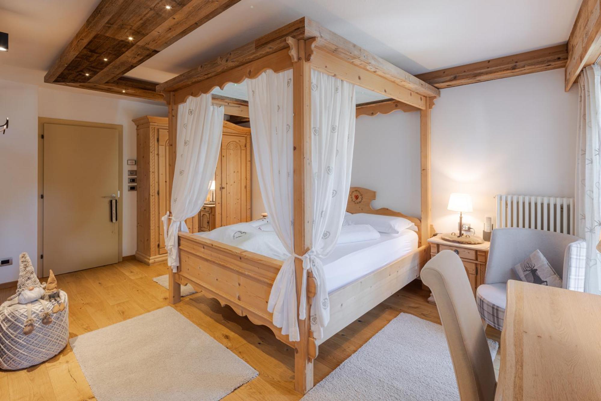 Hotel Garnì Laurino Cavalese Esterno foto